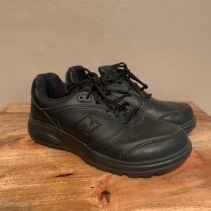 New balance black sneakers